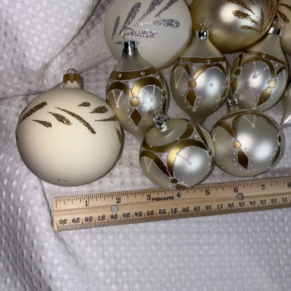 Vintage‎ 10 Christmas Ornaments Glass Cream Gold Silver